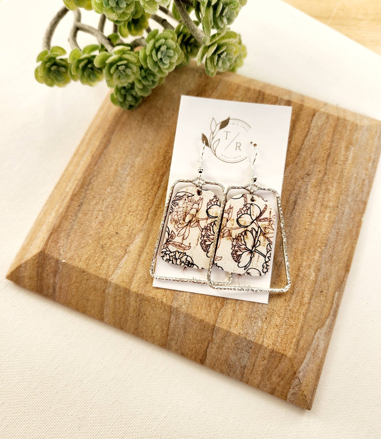 Chloe| Black & White collection, leather and gold statement