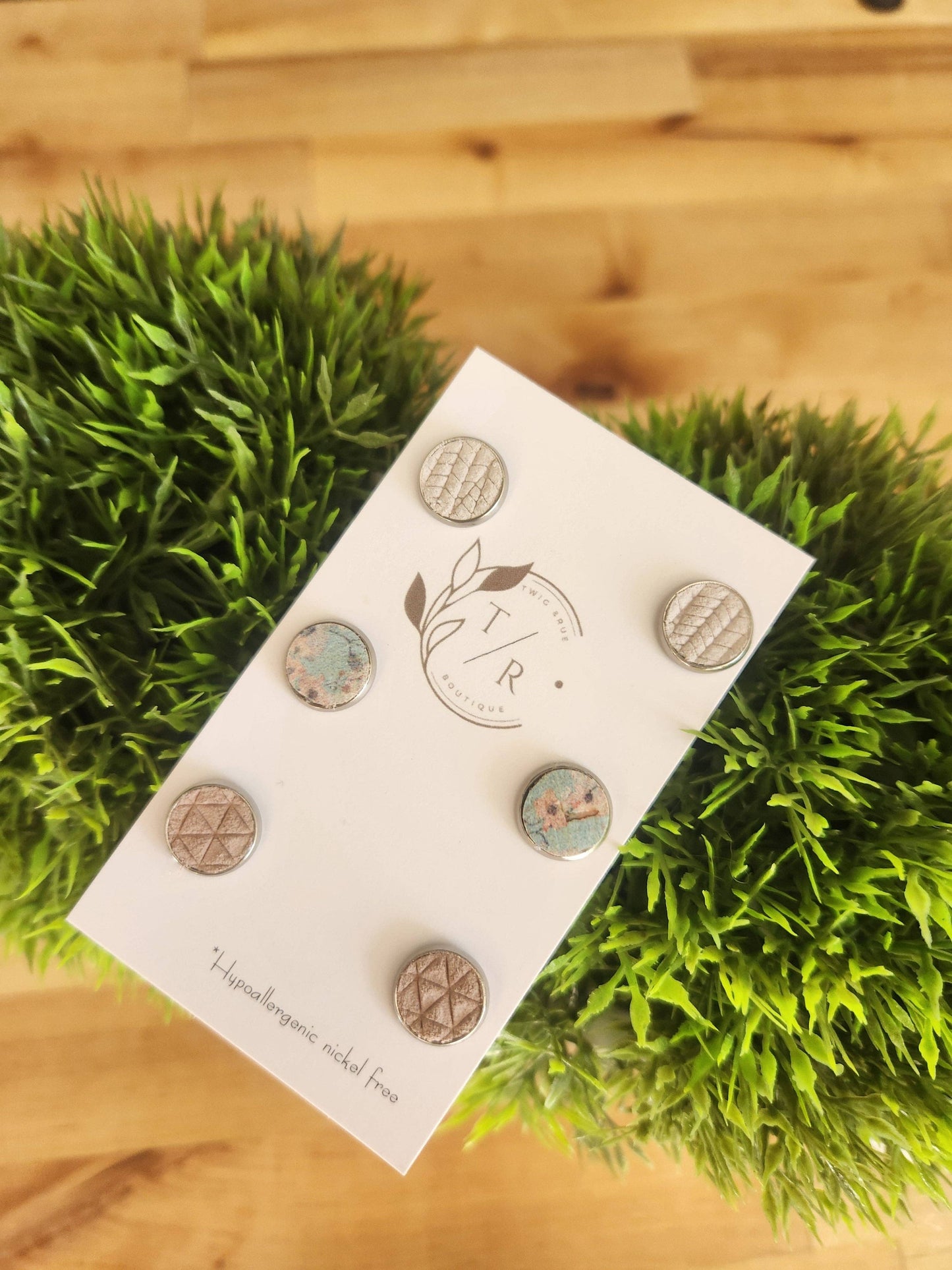 Triple Leather button sets