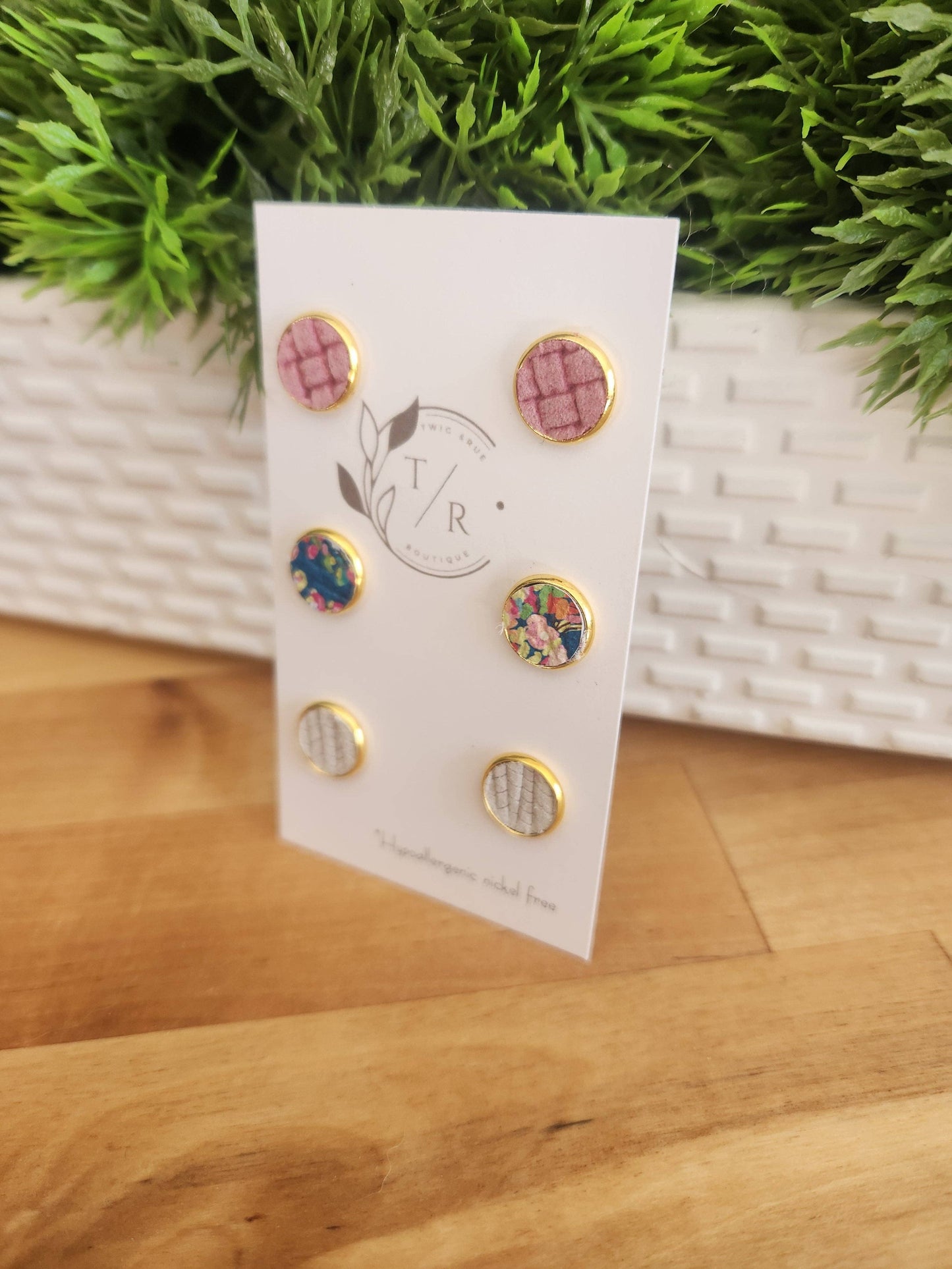Triple Leather button sets