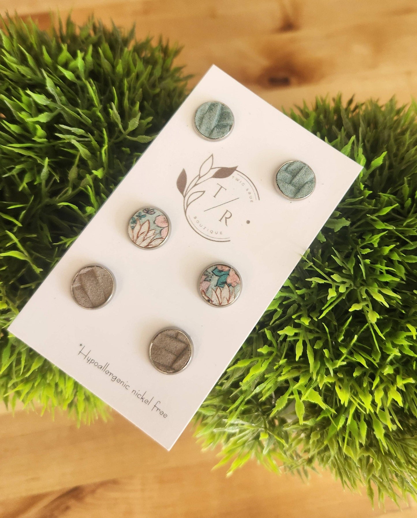 Triple Leather button sets